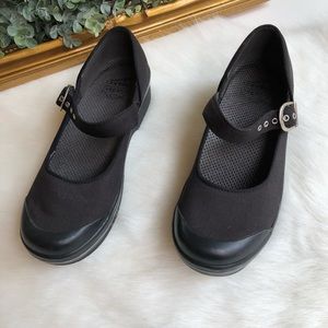black cloth mary jane shoes